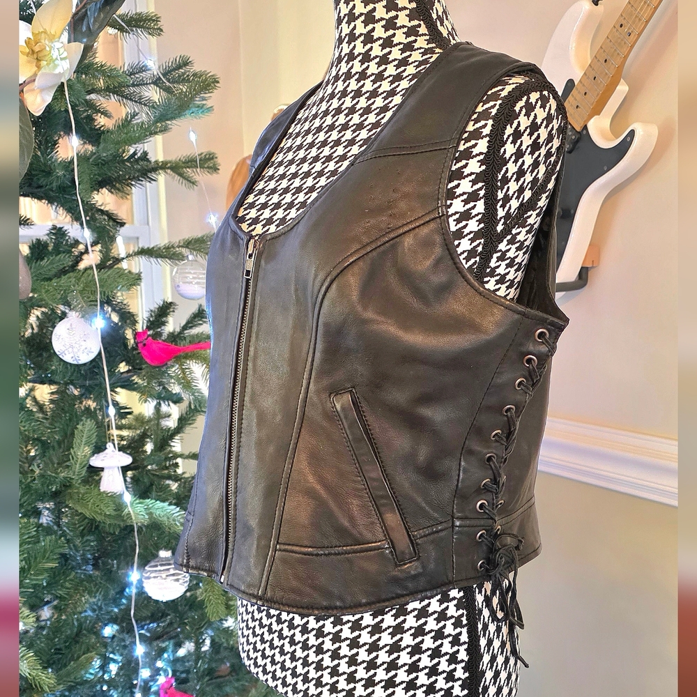 FIRST CLASSICS LADY RIDERS LEATHER VEST - Picture 2 of 14